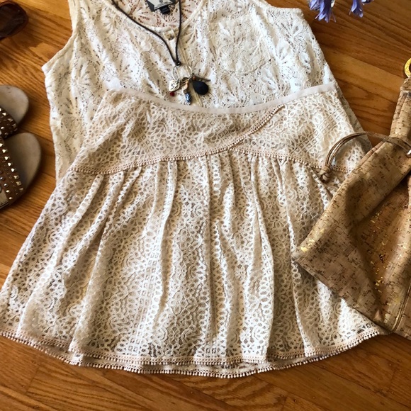 🌺 ADORABLE; Rachel Roy - Feminine & Flirty Cream-Colored Lace Skirt in Misses 8 - Picture 2 of 8